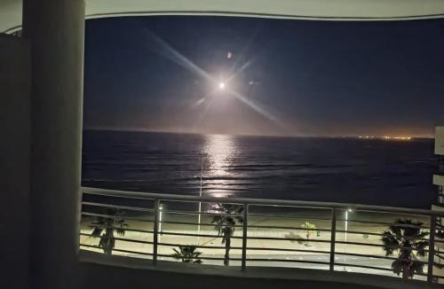Strand Apartment | Beach front property