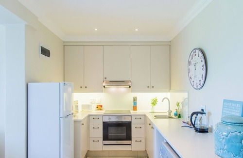 Selection Beach Cottage | Beach Music, Umdloti Beach, sea views. Airport 9.2km. Newly decorated. 5 Star
