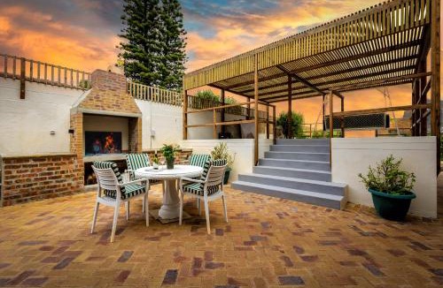Scott Estate Apartment | Beachfront 3 Bed With Private Parking & BBQ Area