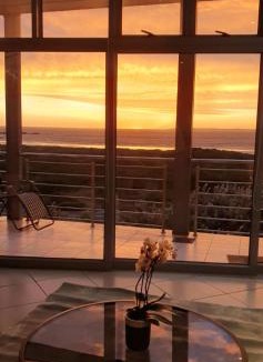 Big Bay Apartment | Beachfront 3-bedroom with Robben Island views