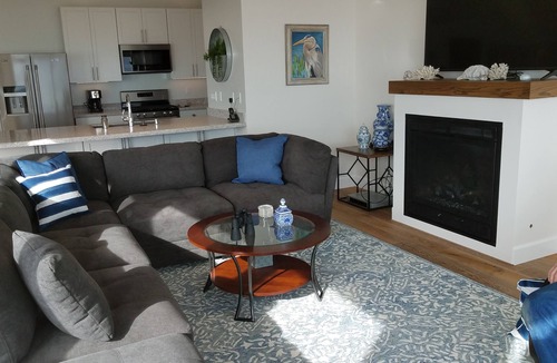 Stinson Beach House | BEACHFRONT! 4bd/4ba Luxury House in Gated Community
