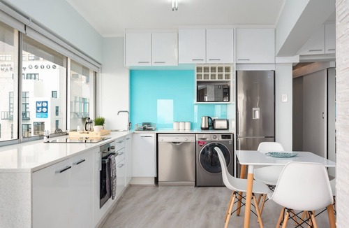 Sea Point Apartment | Beachfront Gem with Amazing Views!