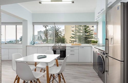 Sea Point Apartment | Beachfront Gem with Amazing Views!