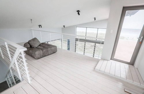 Sunset Beach House | Beachfront Lodge - First rowa