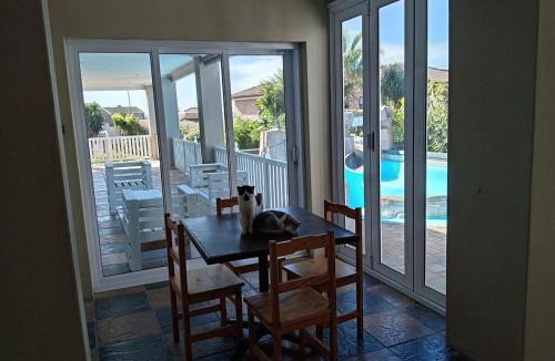 Bluewater Bay House | Beachfront Villa Bluewater Bay with Pool Gqeberha
