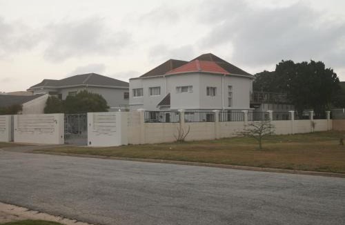Summerstrand Bed & Breakfast | Beachway Guesthouse