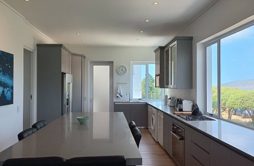 Robberg Beach Apartment | Beachy Head Hideaway 10 | Sea Views, Robberg Beach