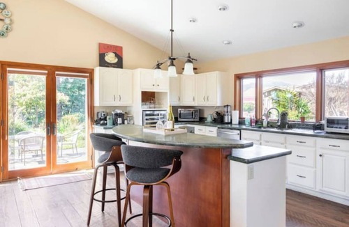 Sonoma House | Beaufiul Sonoma house on large property in vineyards with lots of amenities!