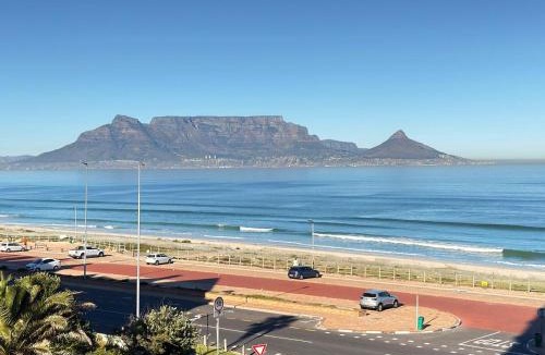 Flamingo Vlei Apartment | Beautiful 2 Bedroom Apartment with Ocean Views, Bloubergstrand