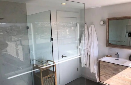 College Hill House | Beautiful 3 Bed 3 Bath upper house in Bernal/Glen