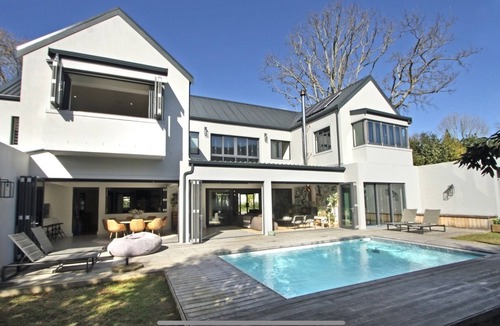Constantia Villa | Beautiful 4 bedroom villa in Constantia estate