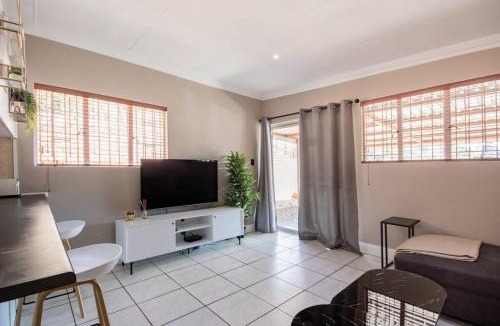 Waterkloof Glen Apartment | Beautiful and Modern apartment close to Menlyn