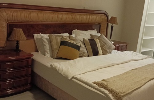 Pretoria Apartment | Beautiful Apartment in the heart of Pretoria. Very close to Brooklyn and Menlyn.
