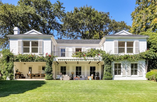 Newlands Villa | Beautiful Bishopscourt home with mountain views