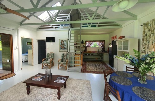 Storms River House | Beautiful garden cottage