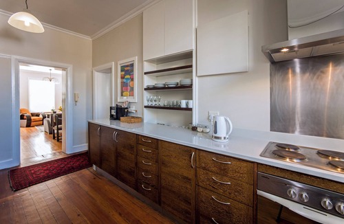 Cape Town Apartment | Beautiful large Apartments in100 year old Manor house, great location n