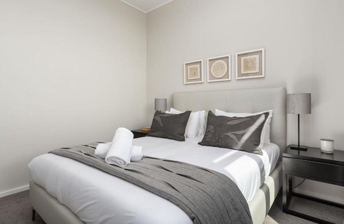 Century City Apartment | Beautiful, modern & central two bedroom apartment