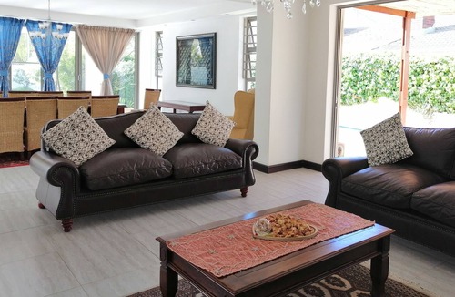 Pinelands House | Beautiful modern house centrally located in Leafy suburb of Cape Town