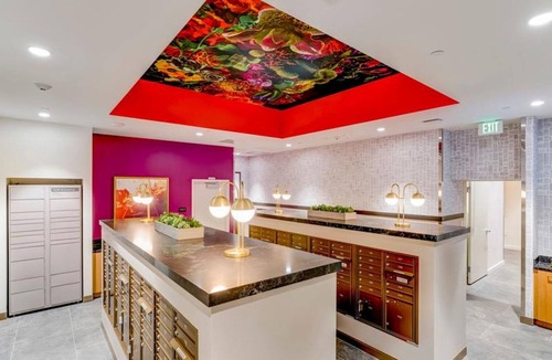 Downtown Oakland Apartment | Beautiful Oakland 1BR w/AC, W/D, Sky Deck, next to BART, by Blueground
