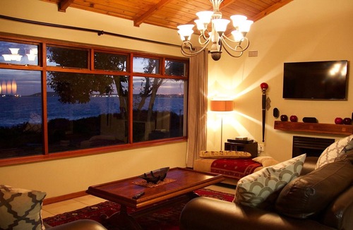 Saldanha House | Beautiful on the beach property perfect for a relaxing get away.