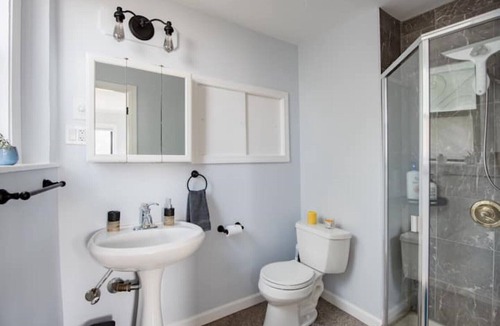 Eureka Valley House | Beautiful Private Studio Apartment With Stunning 360 View of Downtown