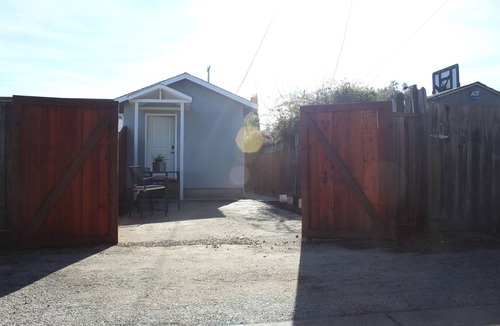 Redwood City Apartment | Beautiful quiet studio in the heart of Silicon Valley