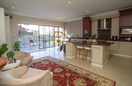 Durban North Apartment | Beautiful spacious Apartment with stunning sea views and centrally located.