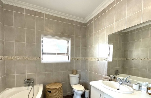 Saint Francis Bay House | Beautiful sunny holiday home