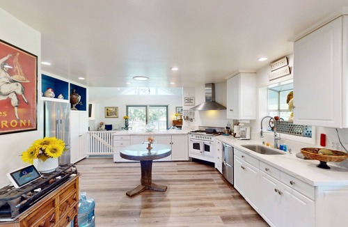 Riebli-Wallace Neighborhood Group Hotel | Beautifully renovated working ranch with pool, game tables, fireplaces, & AC
