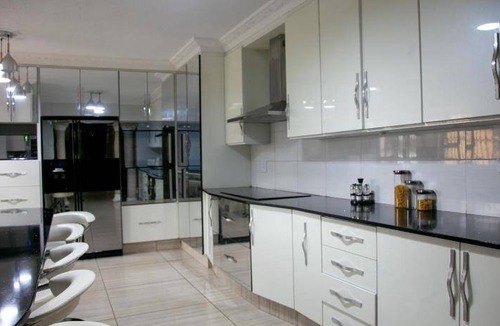 Emalahleni Bed & Breakfast | Bed and breakfast ∙ 2 guests