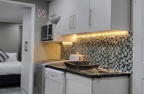West Beach Bed & Breakfast | Bed and breakfast ∙ 3 guests