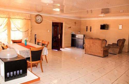 Taung Station Bed & Breakfast | Bed and breakfast ∙ 3 guests