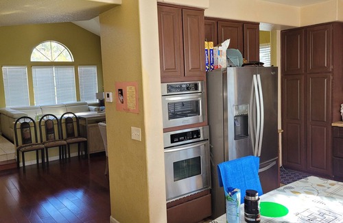 Cambrian Community House | BED ROOM 1: MODERN COMFORTS: BEST FOR 1-2 GUESTS: