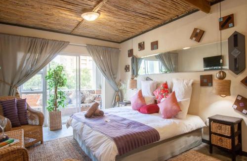 Strand Apartment | Bedrock Executive Studio with Kitchenette
