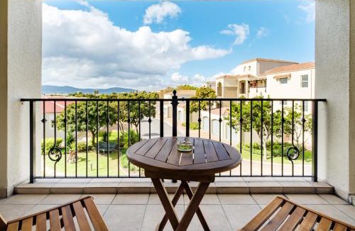 Cape Town Apartment | Belina - Bougain Villas Estate View