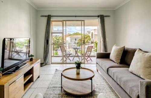 Cape Town Apartment | Belina - Bougain Villas Estate View