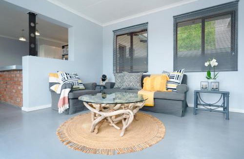Old Place Apartment | Bella Laguna