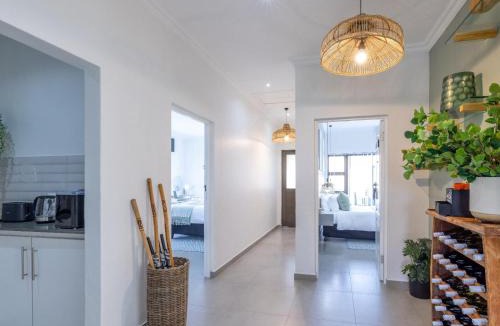 Saint Francis Bay House | Bella Madre Guesthouse