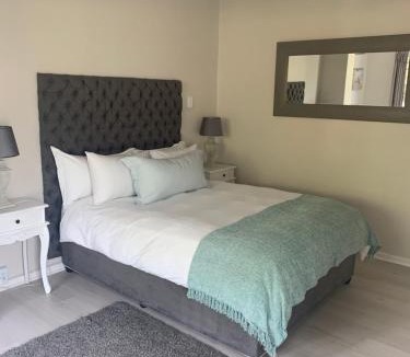 Constantia House | Beluga of Constantia Guest House