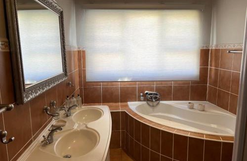 Gonubie Bed & Breakfast | Benri B&B & Self-Catering