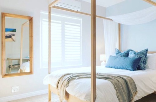 Bloubergstrand House | Bentley's Guesthouse