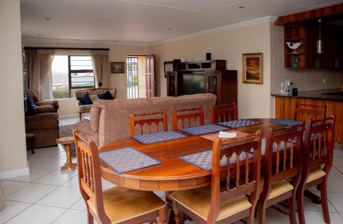 Kareeberg House | Bergbries