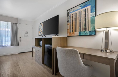Menlo Park Hotel | Best Western Plus Riviera