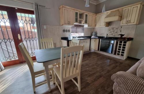 Parys Villa | Besterfield Villa