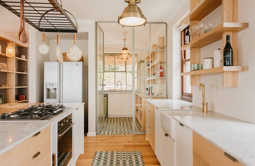 Kalk Bay Apartment | Between The Mountain And The Sea