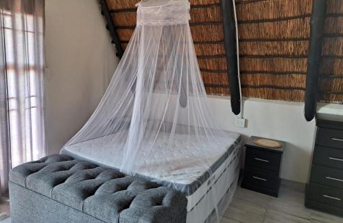 Buffelspoort Ski Chalet | Bietjie Bos Chalet