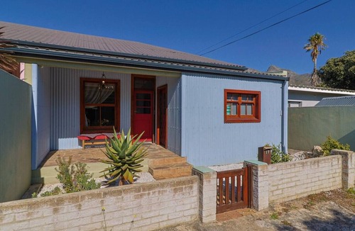 Kleinmond Cottage | Bietjie Sjiek |Charming Coastal Escape | Kleinmond