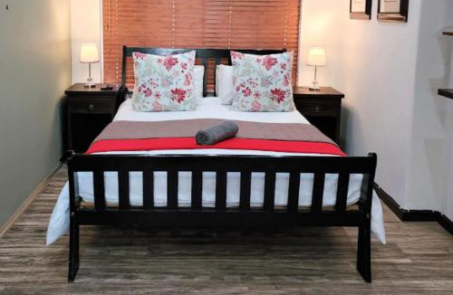 Kempton Park House | Big "5" Guesthouse