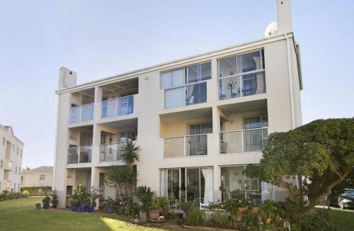 Big Bay Apartment | Big Bay Beach Club 122 by HostAgents
