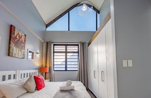 Big Bay Apartment | Big Bay Beach Loft- 1 bedroom